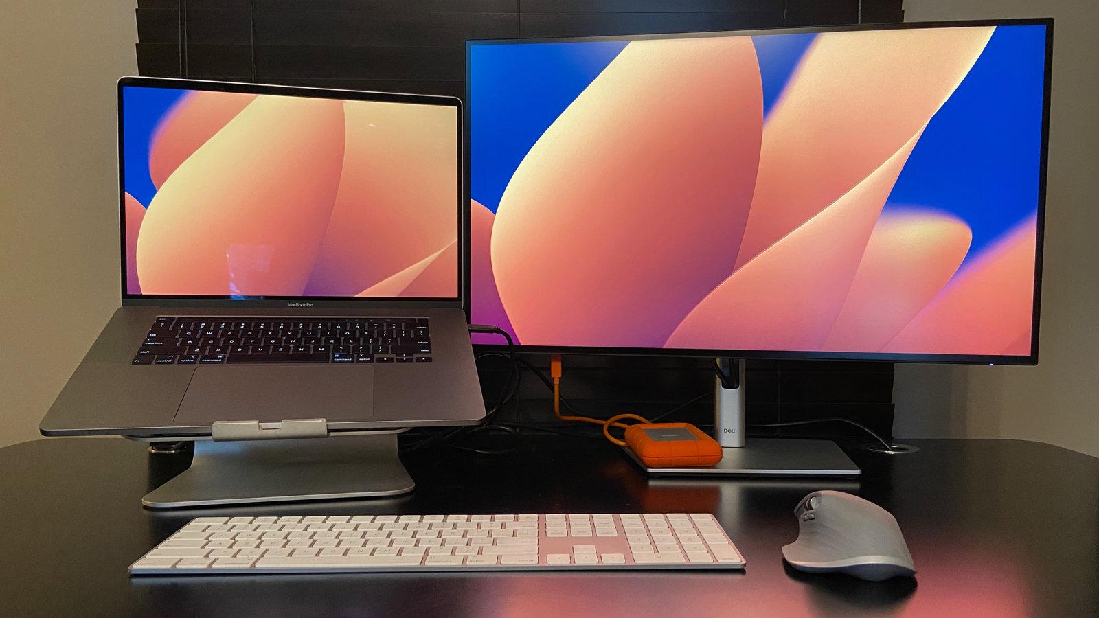 5 Best Monitors for MacBook Pro: Top Picks to Elevate Your Workstation