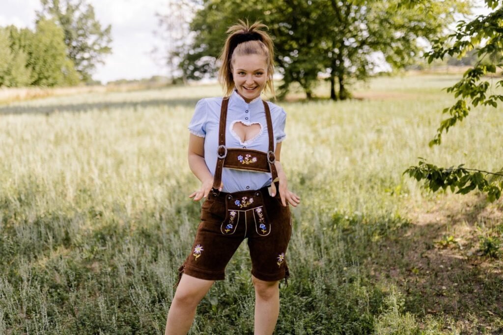 Women's Oktoberfest Outfit