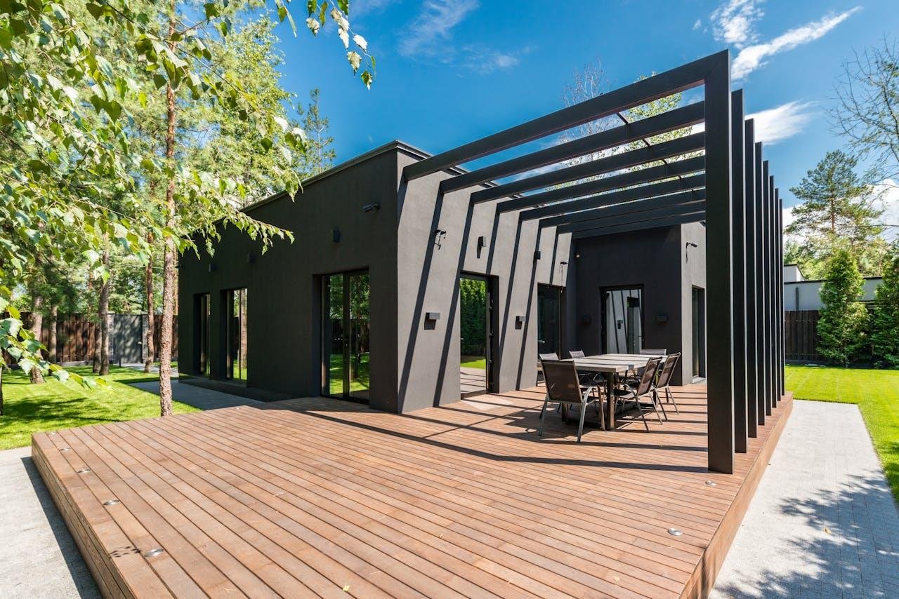 Why Outdoor Aluminum Pergolas With Canopy Are the Perfect Shade Solution in Miami