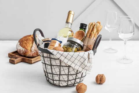 White Wine Gift Basket