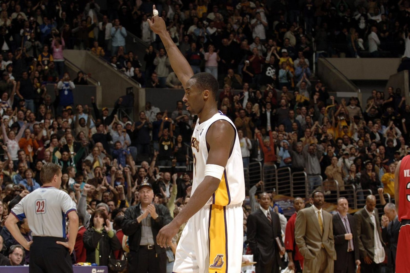 Kobe’s 81 points: minute-by-minute breakdown – genius or weak defense?