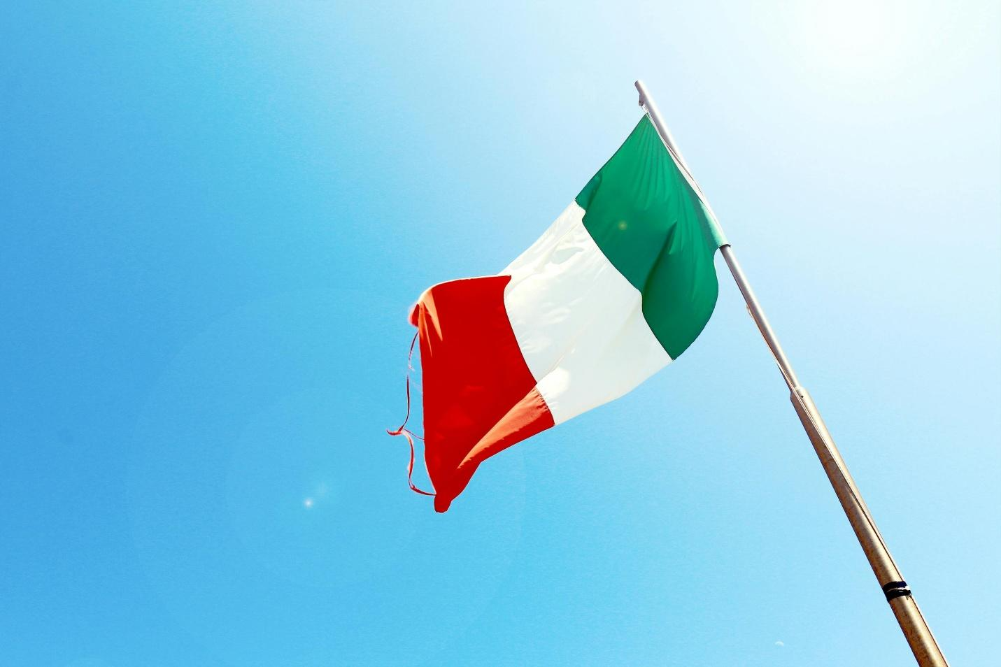 Cheap Business Class Tickets to Italy: Regional Price Gaps Explained