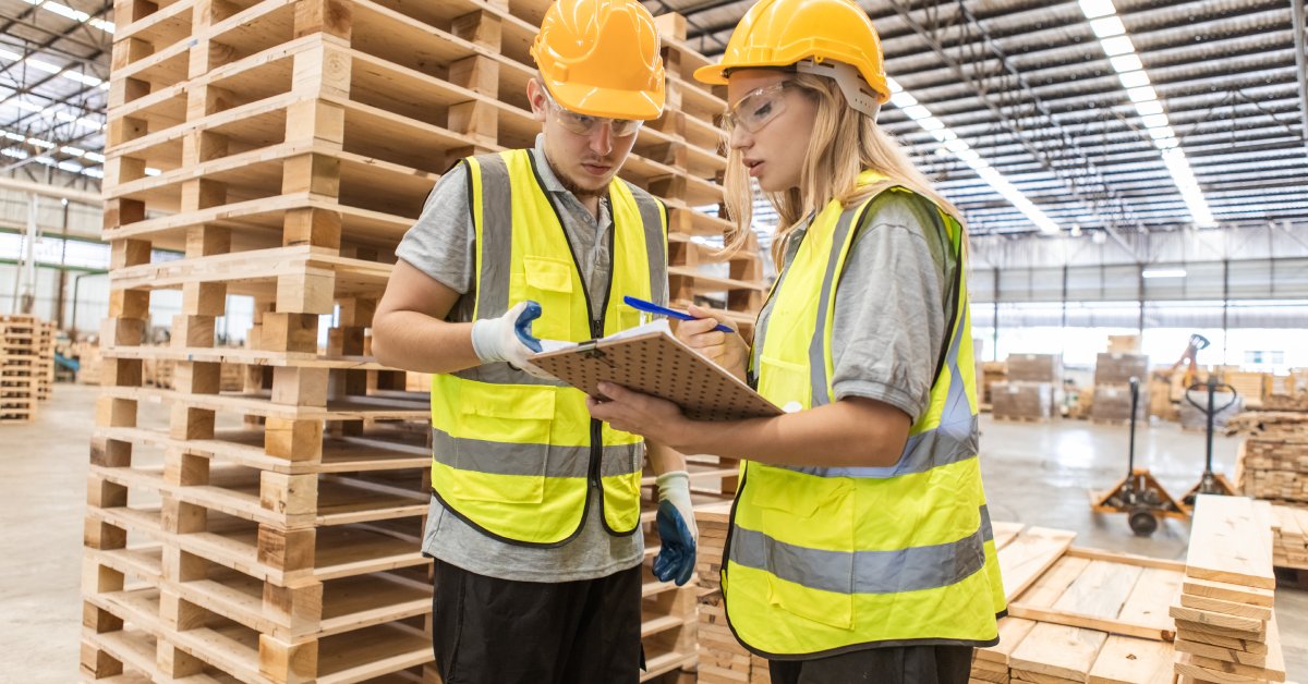 7 Signs Your Business Needs a Pallet Supplier Management Service (And What It’s Costing You to Wait)